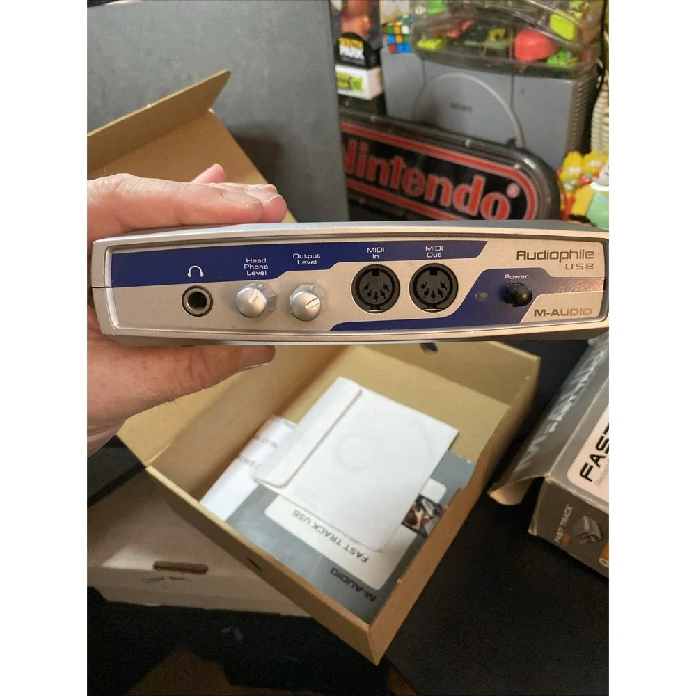 M-AUDIO Fast-Track USB Portable Audio Interface for Guitars Mics D3